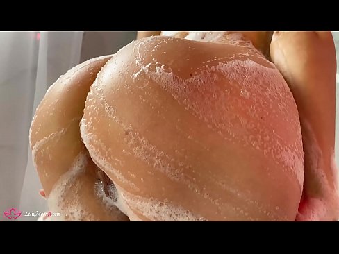 ❤️ Brunette masturbearet poesje mei Vibrator nei intens orgasme yn dûs ❌ Porno vk by wy ❤